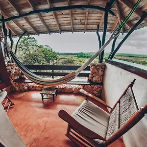 Hotel Altos De Cano Hondo, Los Guineos Perdidos